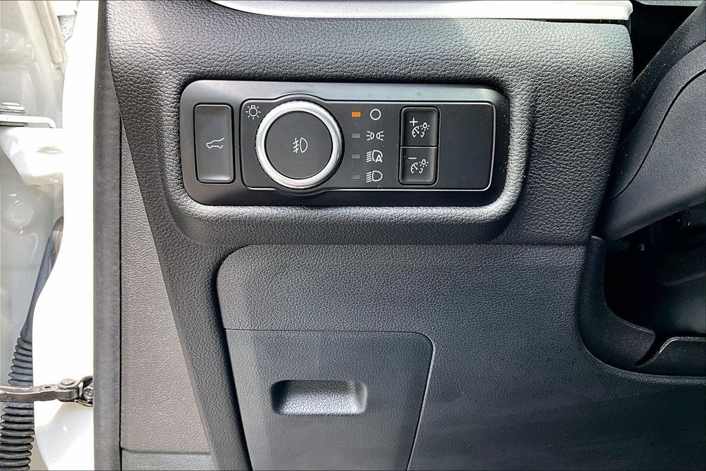 2023 Ford Explorer XLT - Photo 31