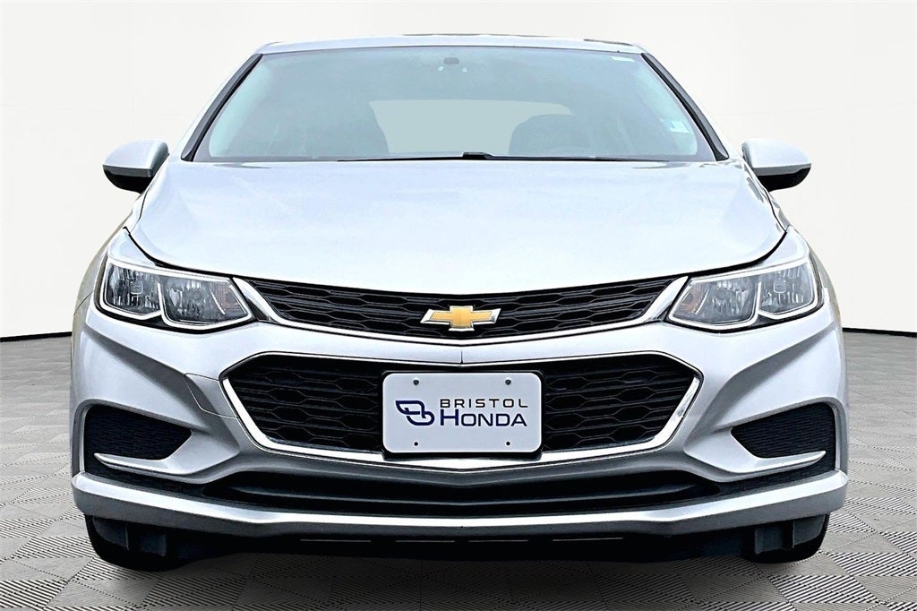 2018 Chevrolet Cruze - Image 3