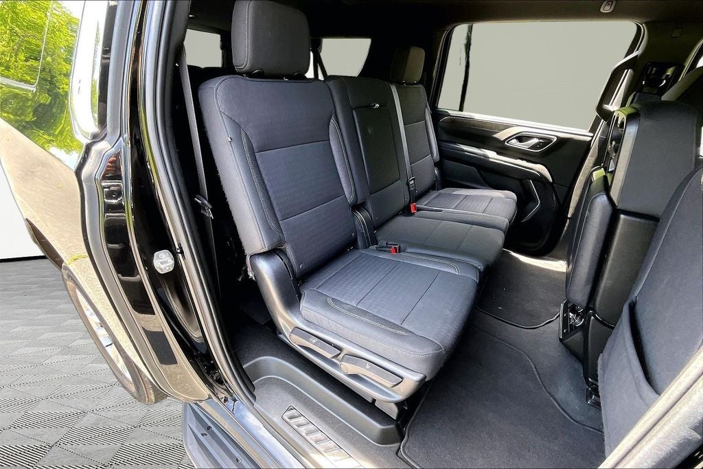 2022 Chevrolet Suburban LS