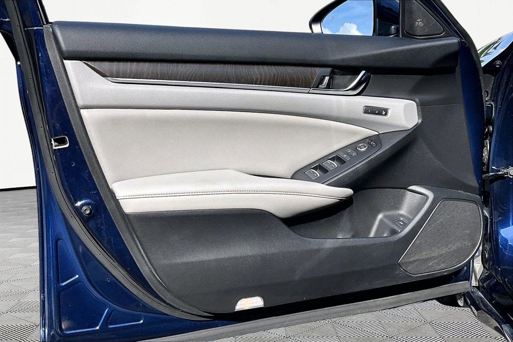 2019 Honda Accord Touring 2.0T