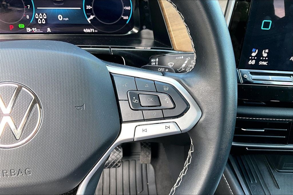 2025 Volkswagen Atlas 2.0T SE w/Technology