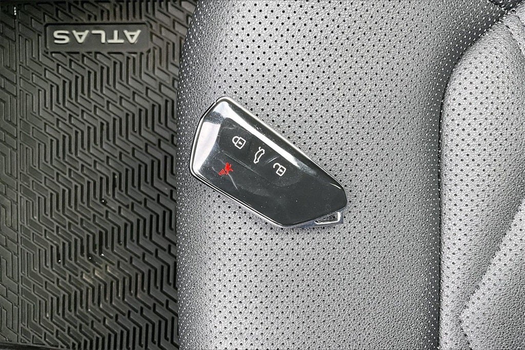 2025 Volkswagen Atlas Cross Sport 2.0T SE