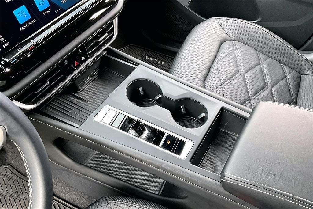 2025 Volkswagen Atlas Cross Sport 2.0T SE