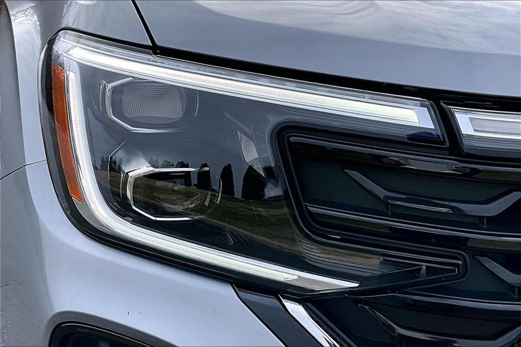 2025 Volkswagen Atlas Cross Sport 2.0T SE