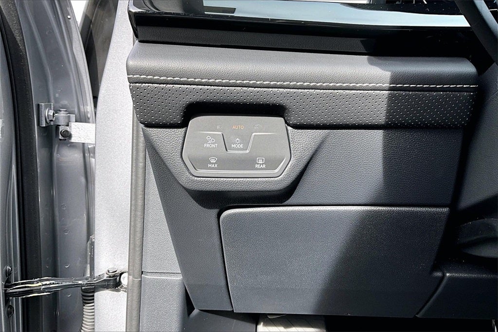 2025 Volkswagen Atlas Cross Sport 2.0T SE