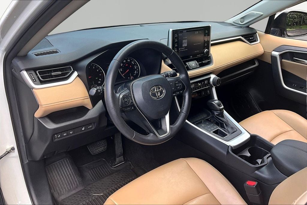2020 Toyota RAV4 XLE Premium