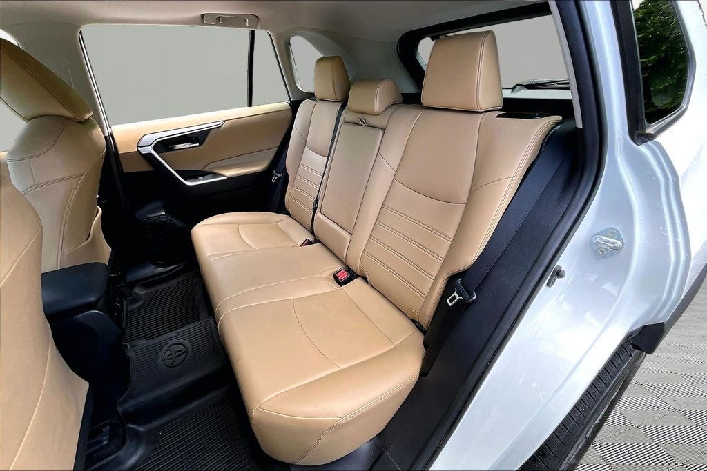 2020 Toyota RAV4 XLE Premium