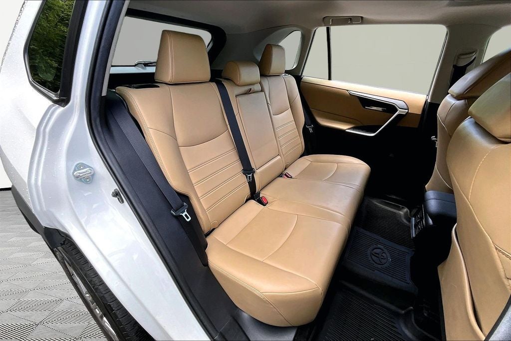 2020 Toyota RAV4 XLE Premium
