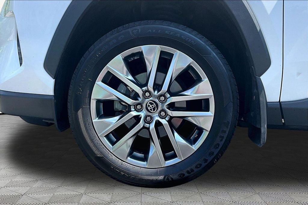 2020 Toyota RAV4 XLE Premium