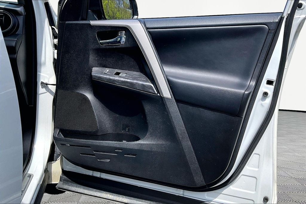 2018 Toyota RAV4 Platinum