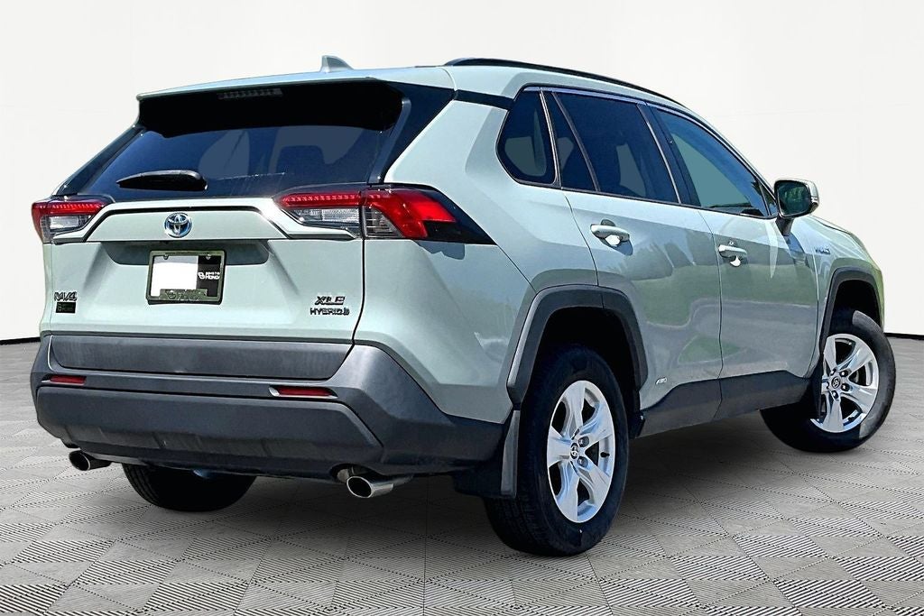 2020 Toyota RAV4 Hybrid XLE