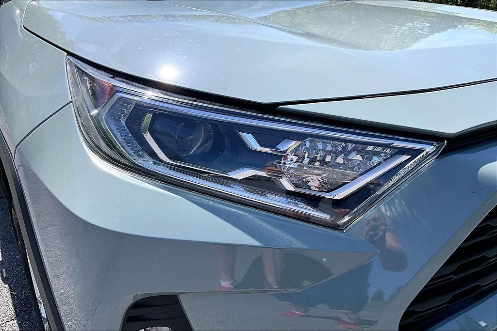 2020 Toyota RAV4 Hybrid XLE