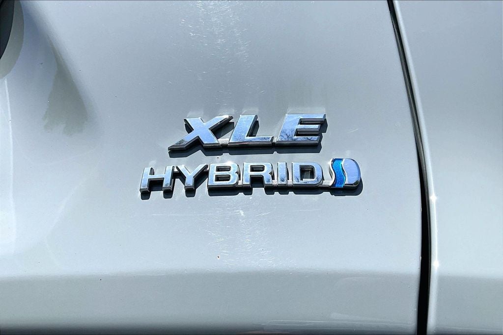 2020 Toyota RAV4 Hybrid XLE