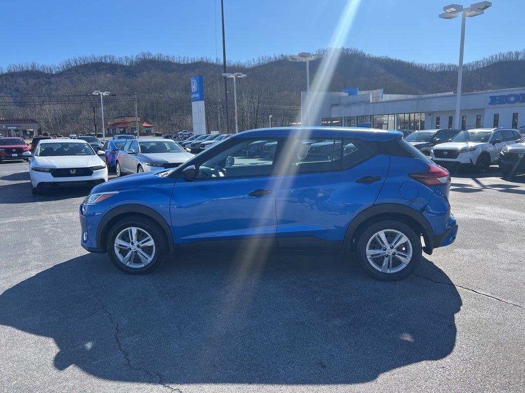 2022 Nissan Kicks S