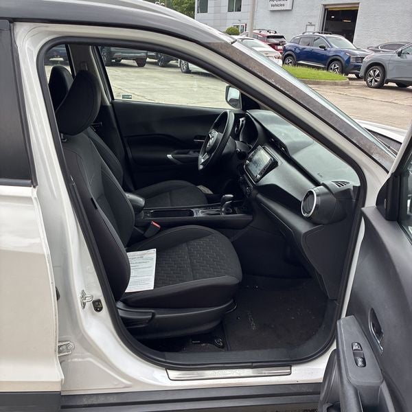2022 Nissan Kicks SV