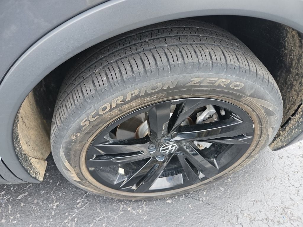 2024 Volkswagen Tiguan 2.0T SE R-Line Black