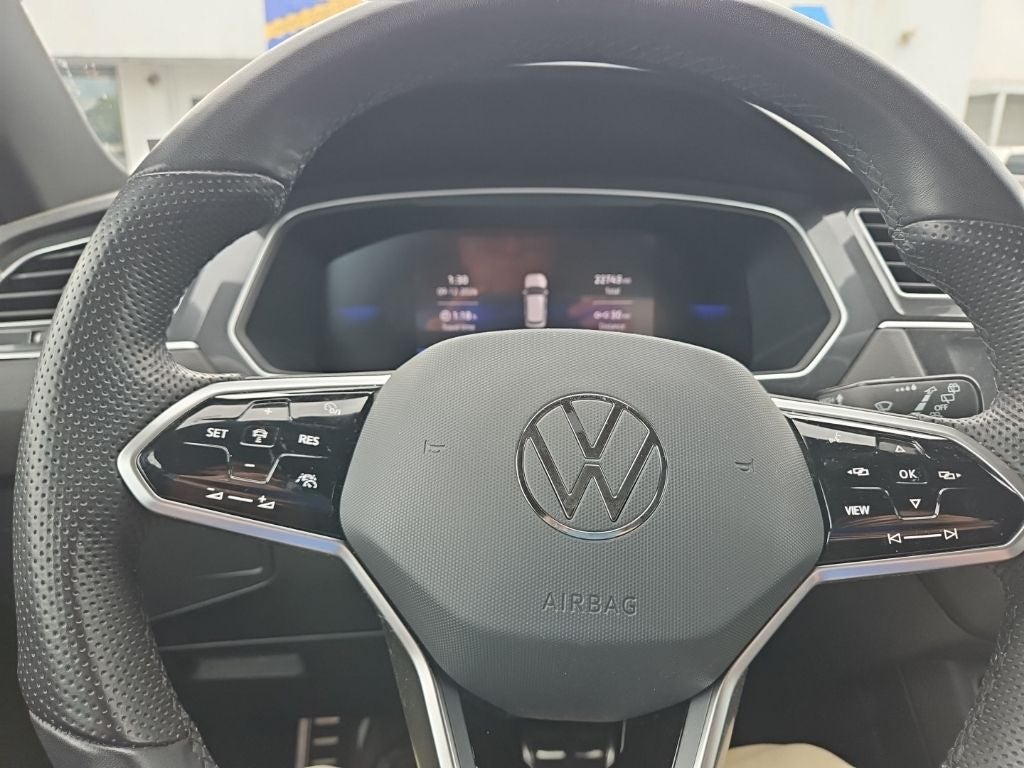 2024 Volkswagen Tiguan 2.0T SE R-Line Black