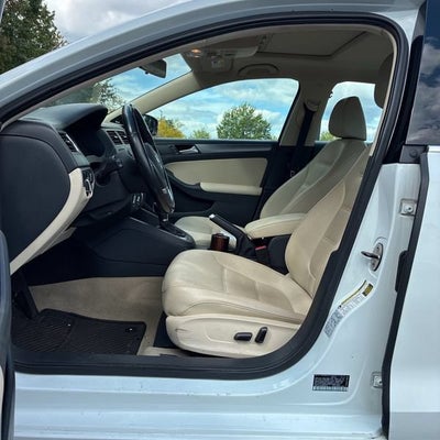 2014 Volkswagen Jetta 2.0L TDI w/Premium/Navigation