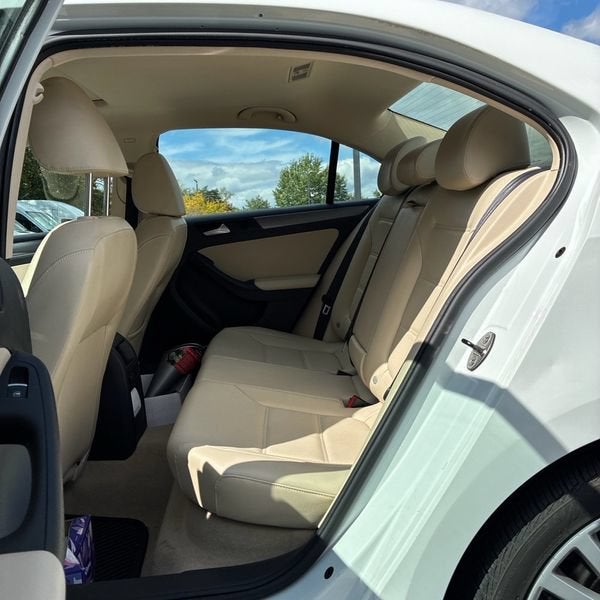 2014 Volkswagen Jetta 2.0L TDI w/Premium/Navigation