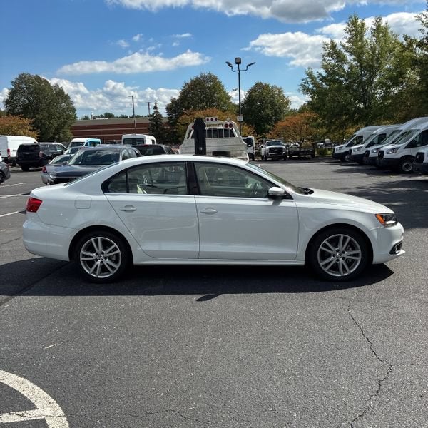 2014 Volkswagen Jetta 2.0L TDI w/Premium/Navigation