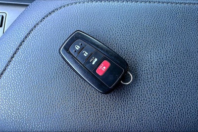 2023 Toyota Camry Hybrid XLE