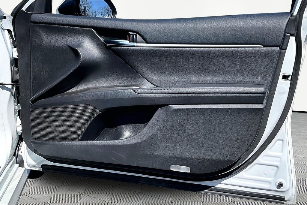 2023 Toyota Camry Hybrid XLE