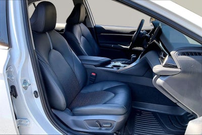 2023 Toyota Camry Hybrid XLE