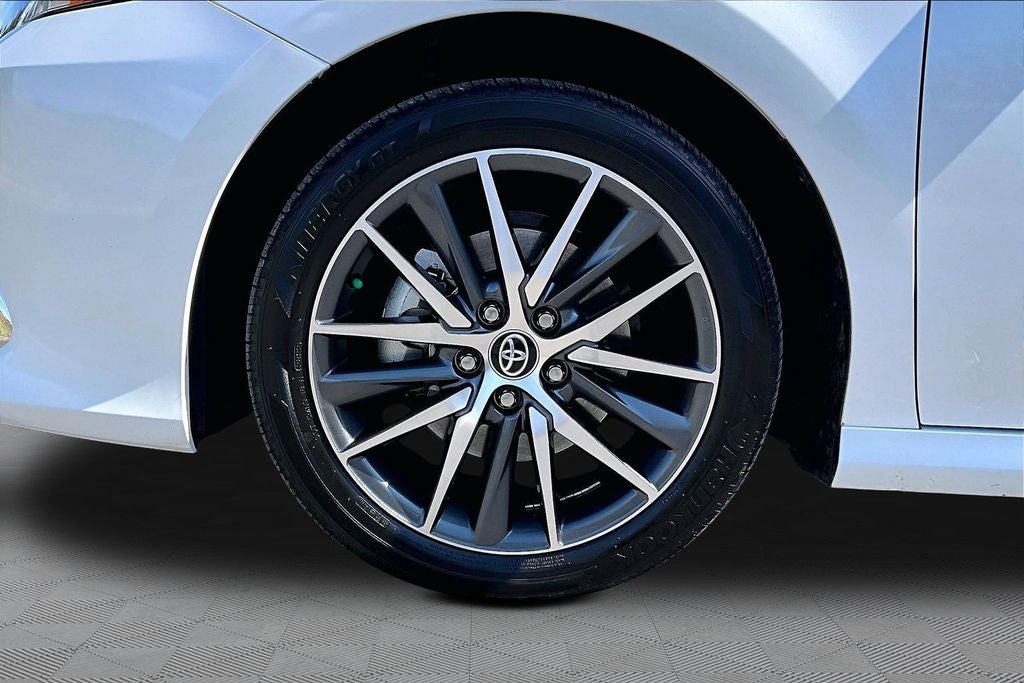 2023 Toyota Camry Hybrid XLE