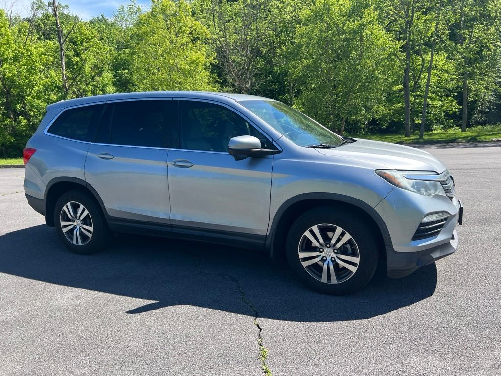 2017 Honda Pilot EX-L w/Rear Entertainment System