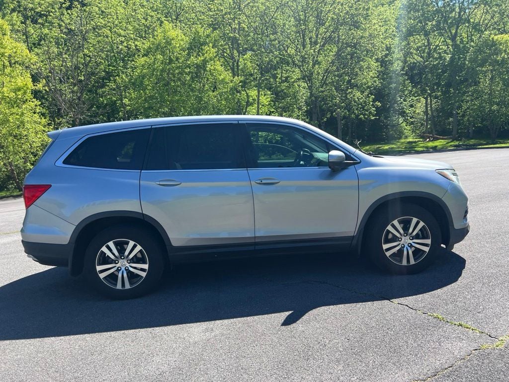 2017 Honda Pilot EX-L w/Rear Entertainment System