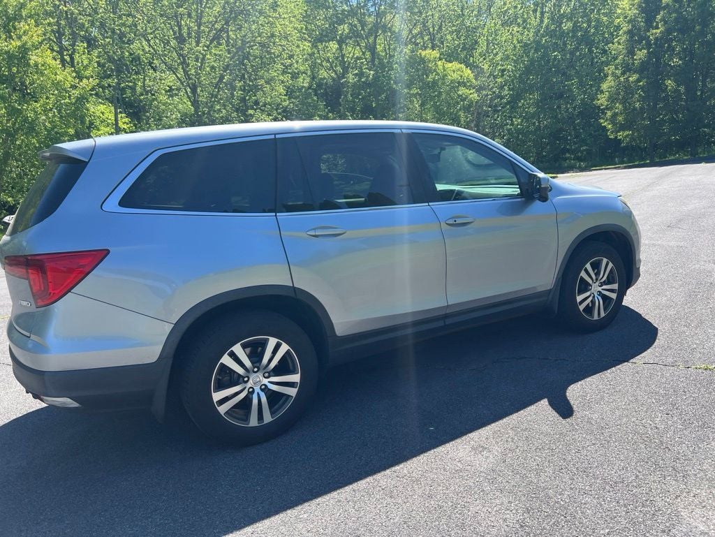 2017 Honda Pilot EX-L w/Rear Entertainment System