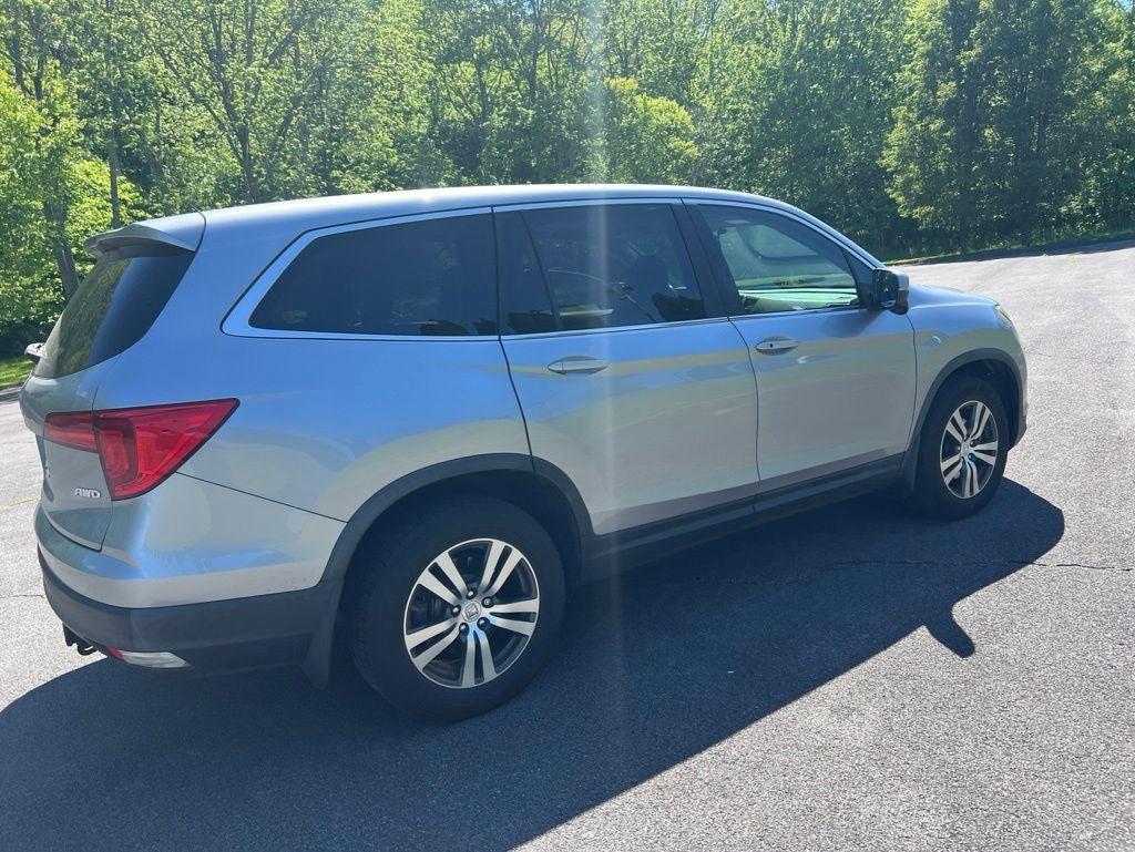 2017 Honda Pilot EX-L w/Rear Entertainment System