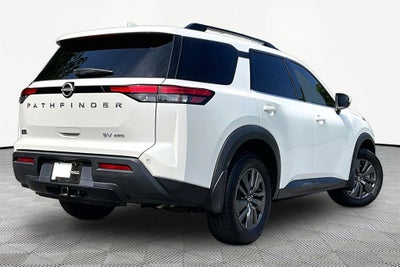 2022 Nissan Pathfinder SV