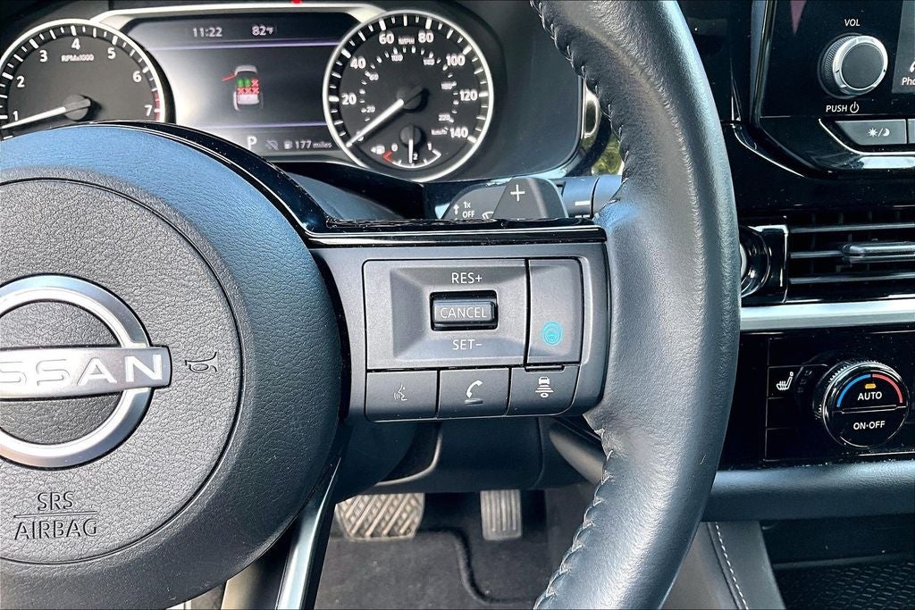 2022 Nissan Pathfinder SV