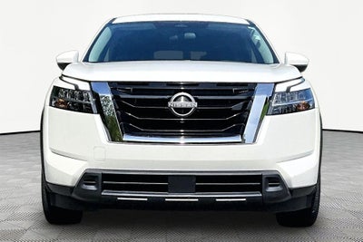 2022 Nissan Pathfinder SV