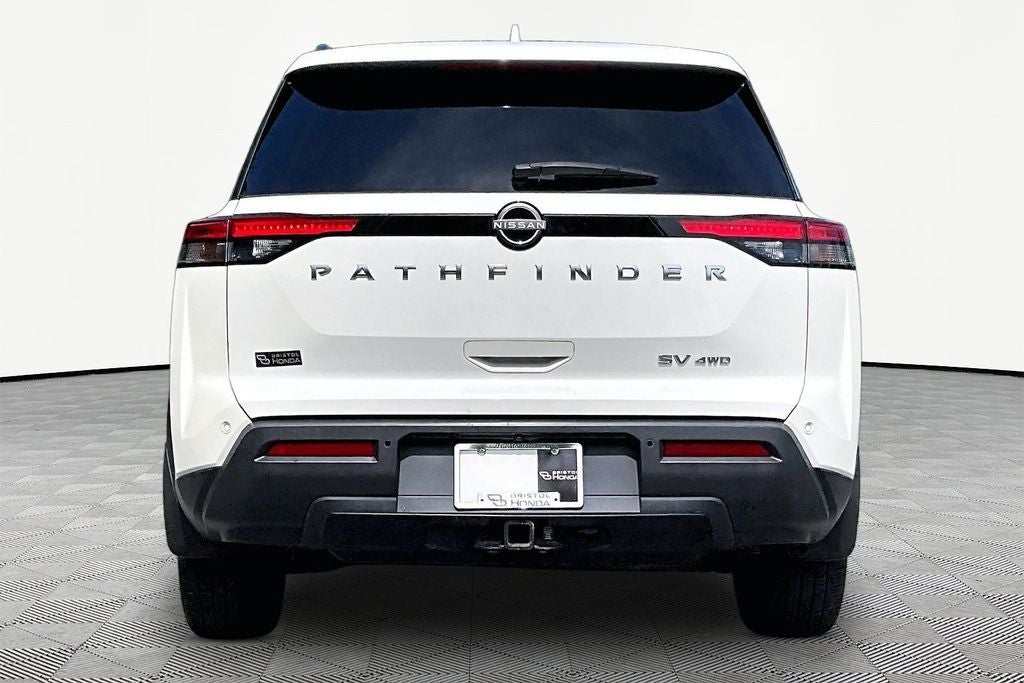 2022 Nissan Pathfinder SV