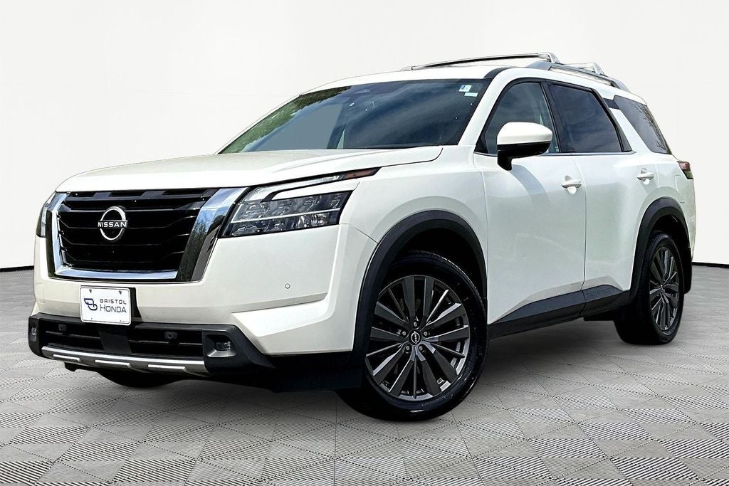 2022 Nissan Pathfinder SL