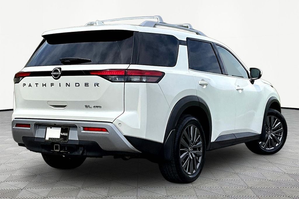 2022 Nissan Pathfinder SL