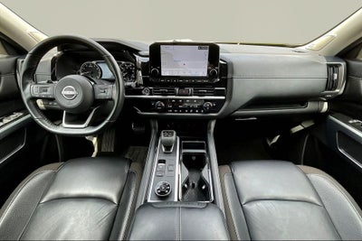 2022 Nissan Pathfinder SL