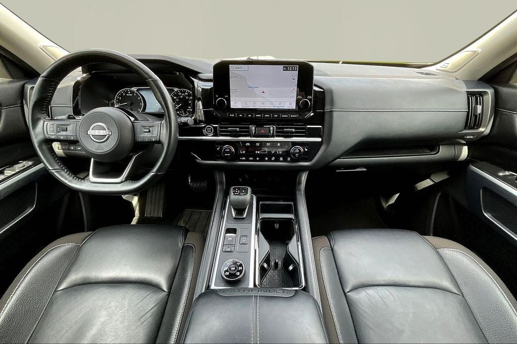 2022 Nissan Pathfinder SL