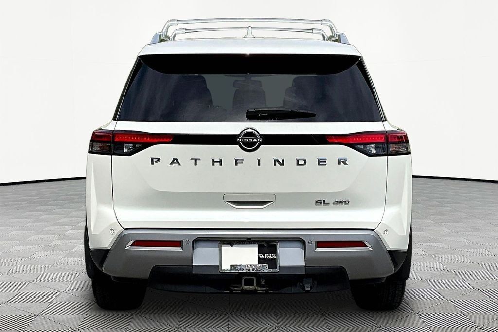 2022 Nissan Pathfinder SL