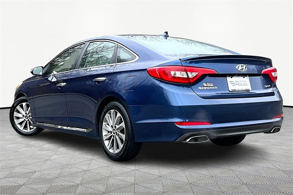 2017 Hyundai Sonata - Image 2