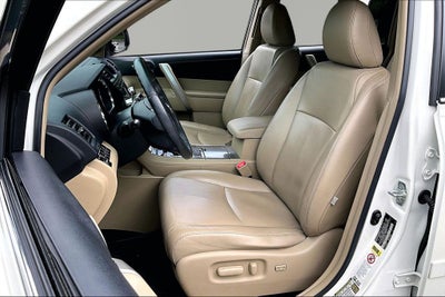 2012 Toyota Highlander SE