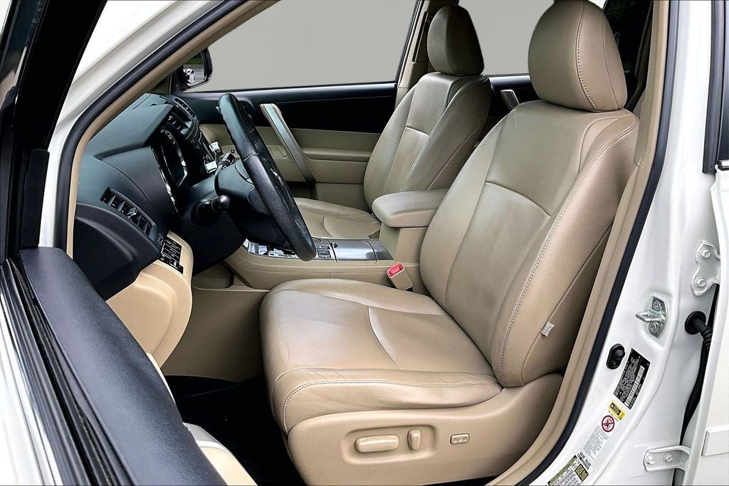 2012 Toyota Highlander SE