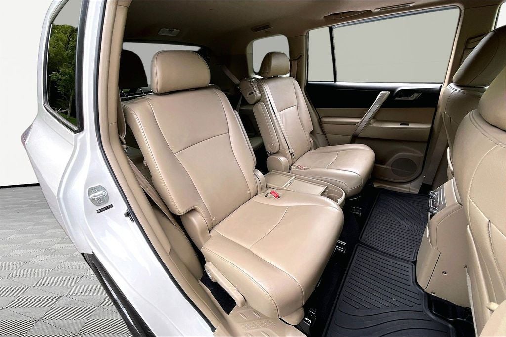 2012 Toyota Highlander SE