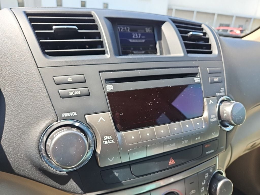 2012 Toyota Highlander SE