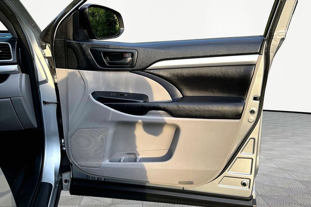 2017 Toyota Highlander LE Plus