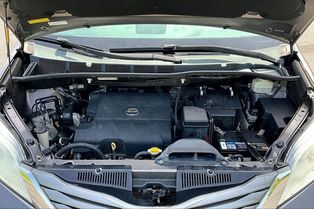 2013 Toyota Sienna Limited 7 Passenger