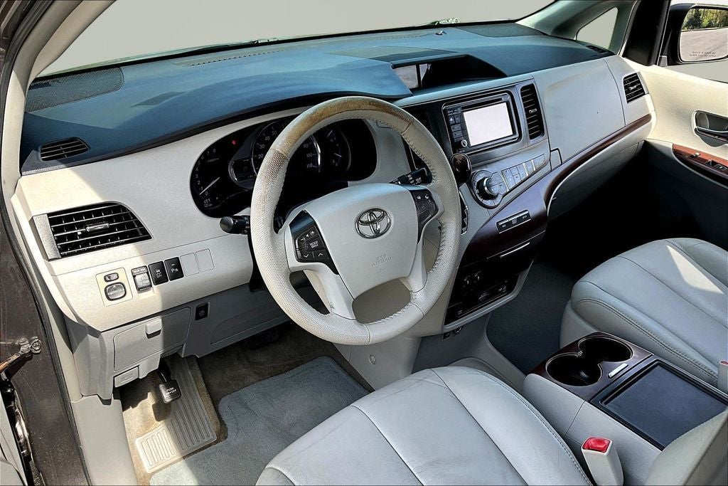 2013 Toyota Sienna Limited 7 Passenger