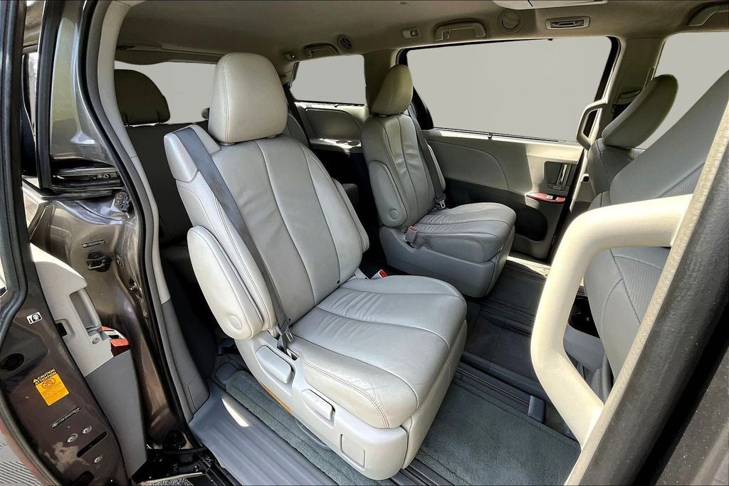 2013 Toyota Sienna Limited 7 Passenger